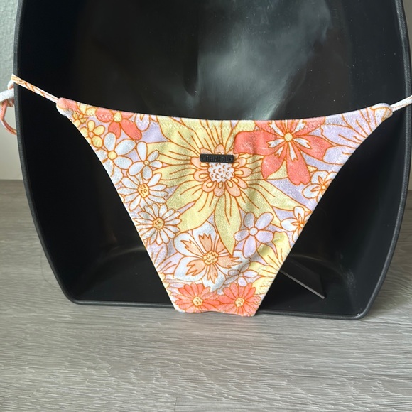 Beautiful velvet floral triangl bathing suit set. - Picture 7 of 14